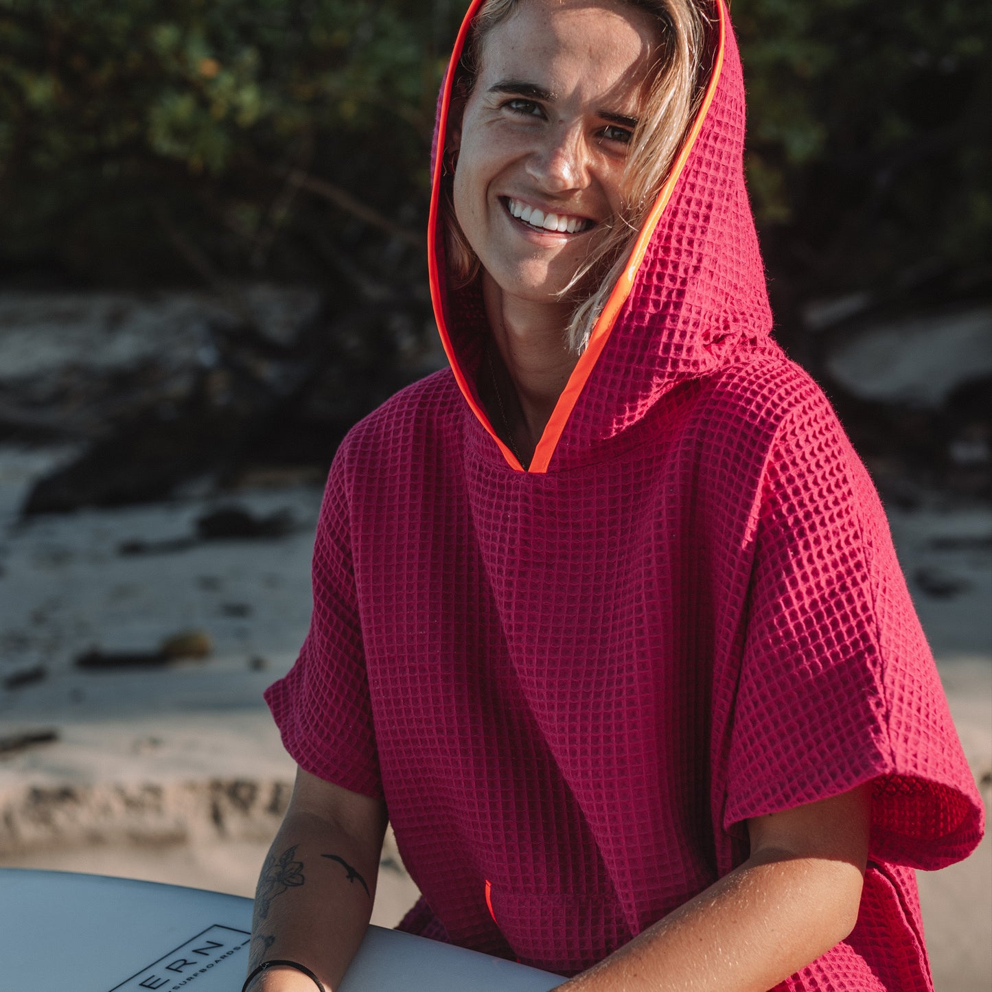 berry neon orange Surf Poncho Kapuze Eingrifftasche Umkleidehilfe unisex Handtuchponcho